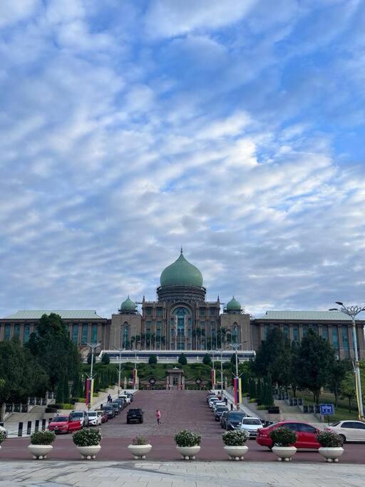 Holiday home La Cassia - Comfortable, Spacious, Putrajaya